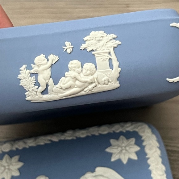 Vintage WEDGWOOD Blue JASPERWARE Square Trinket Box Lid Mythology - Picture 9 of 11